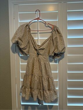 Altar’d State Beige Floral Puff-Sleeve Tiered Mini Dress